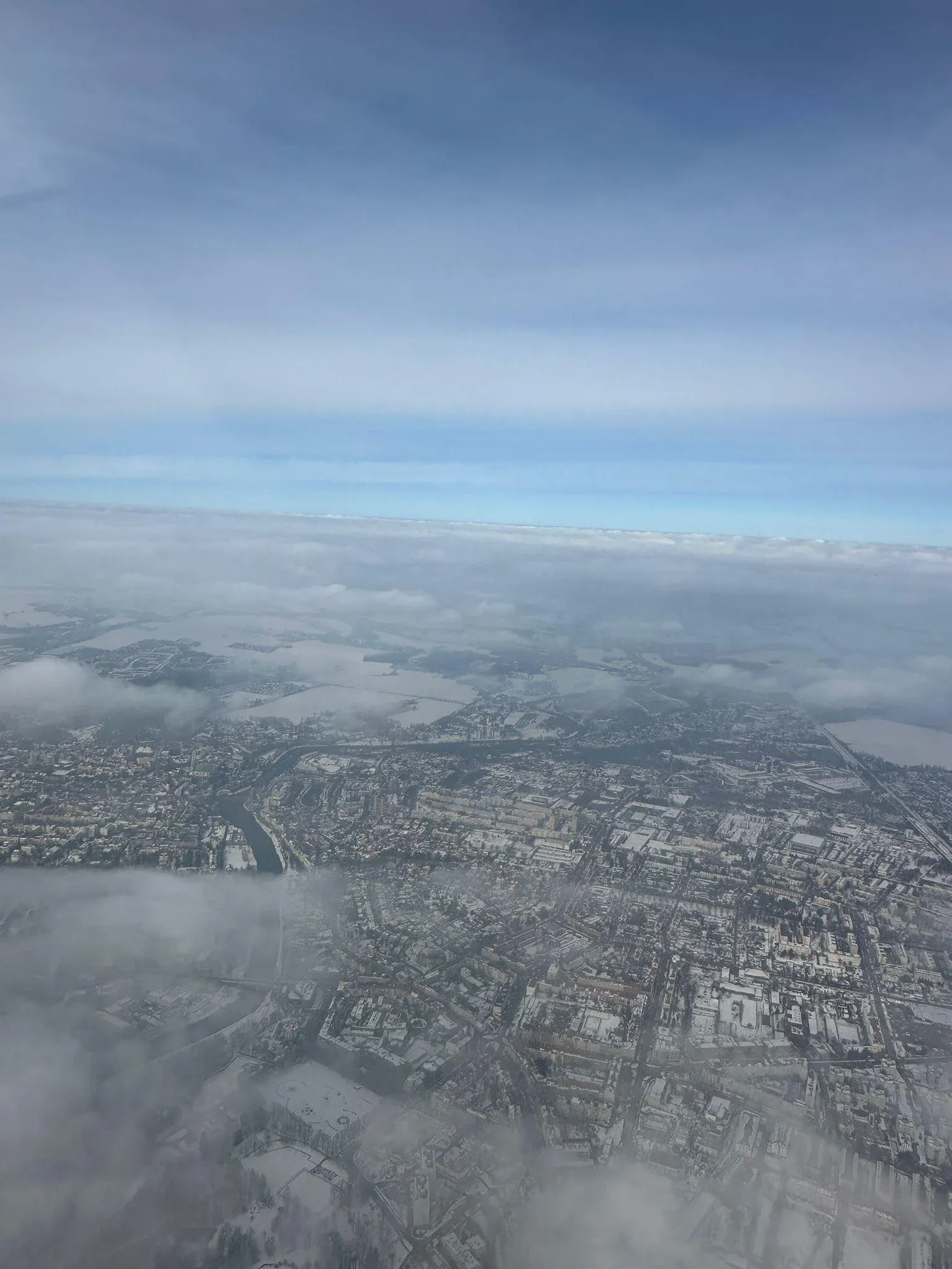 Widok z paralotni na okolicę