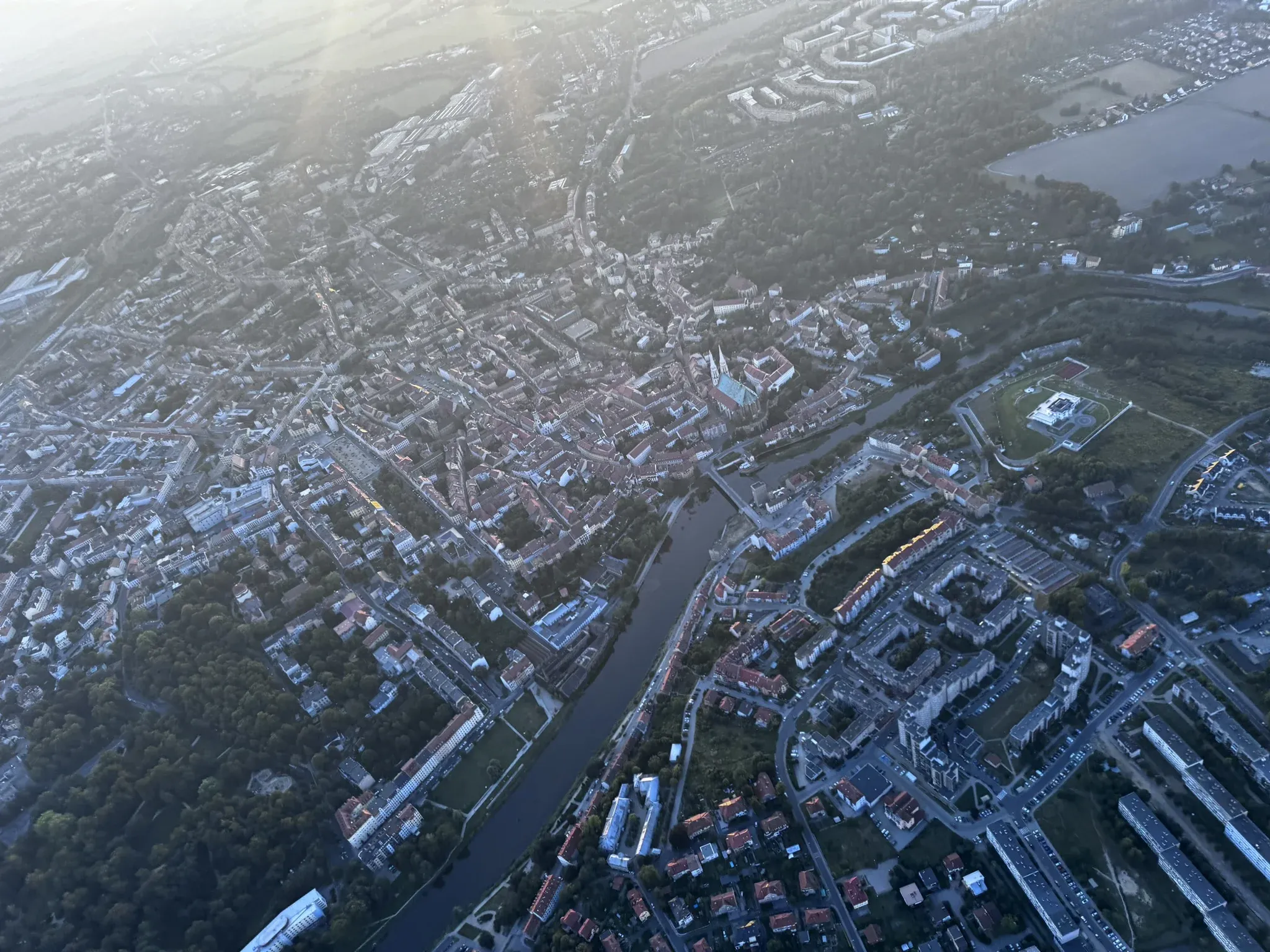 Widok z motoparalotni na Zgorzelec i okolice