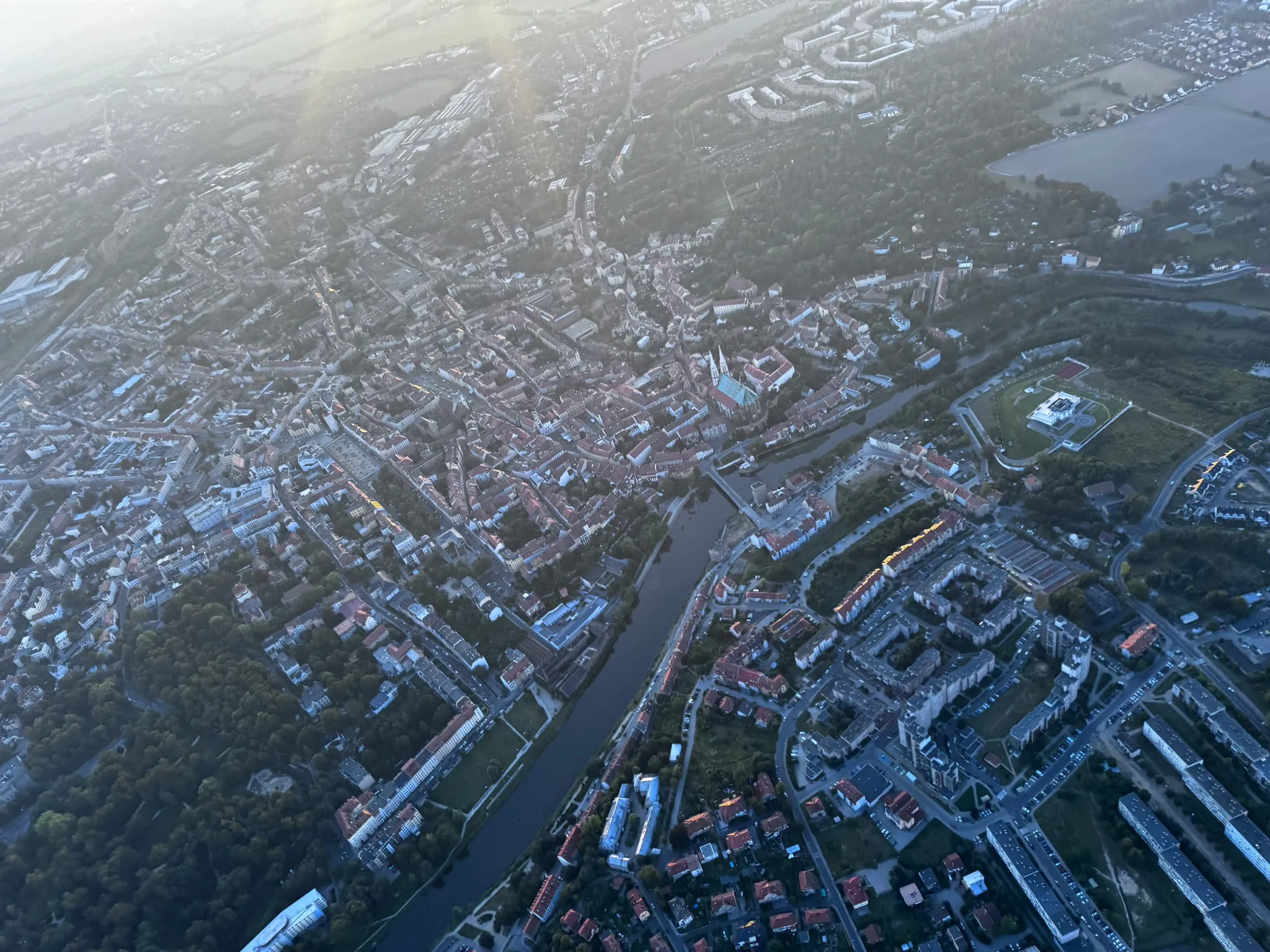 Widok z motoparalotni na Zgorzelec i okolice