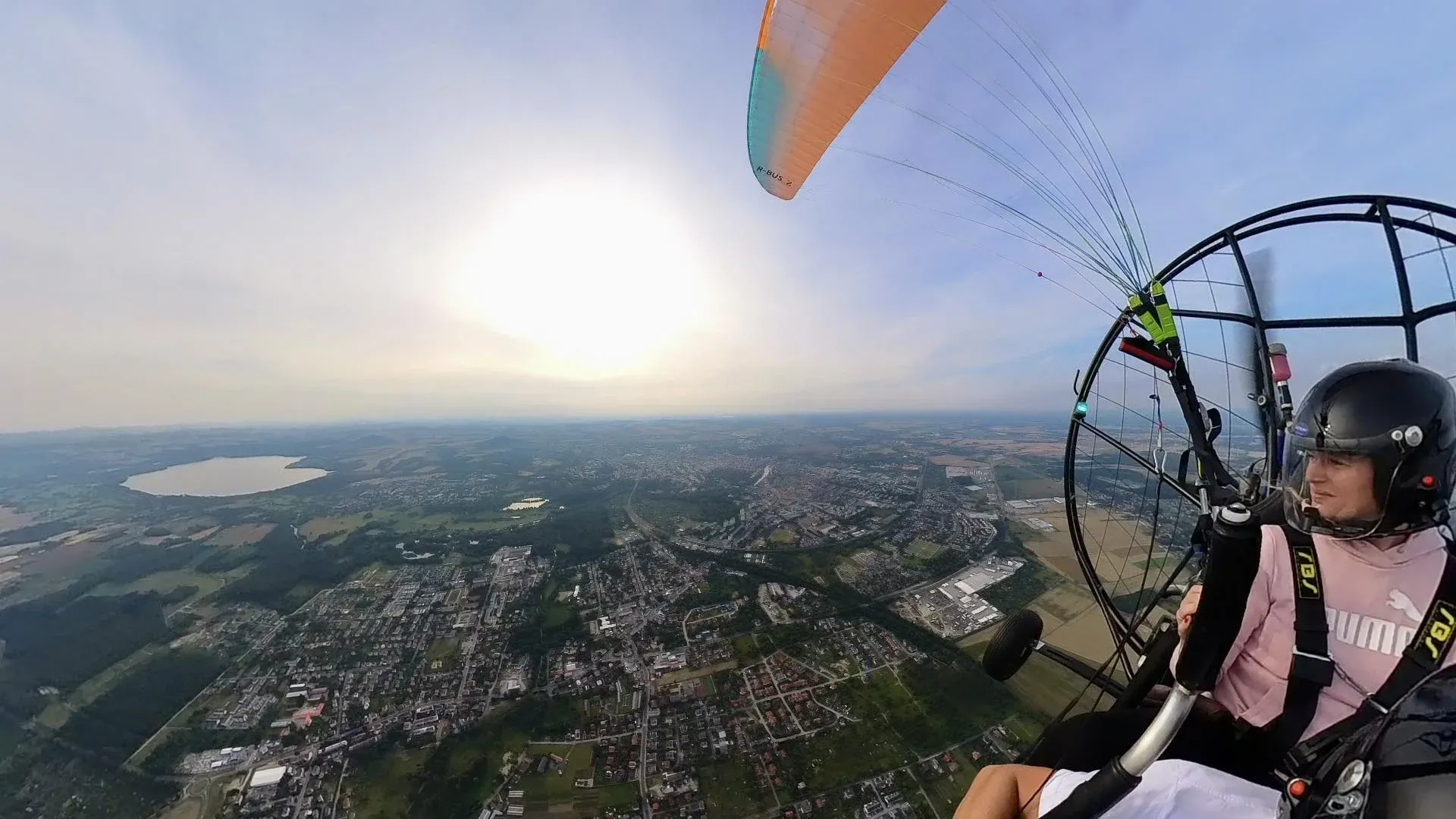 Lot tandemowy paralotnią o zachodzie słońca nad Zgorzelcem
